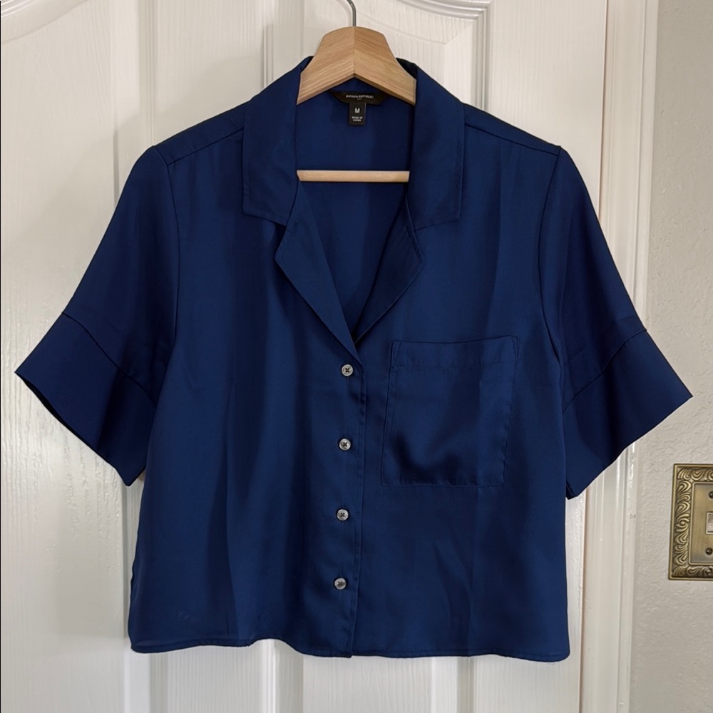 Banana Republic satin boxy pocket front button down